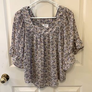 Cute Flared sleeve Floral Top from Sienna Sky: Size M